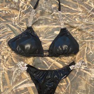 Black bikini
